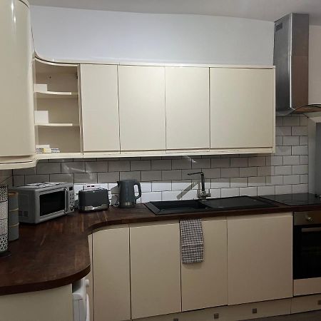 Ground Floor Two Bed Cairo Street Apartment Warrington Exterior photo