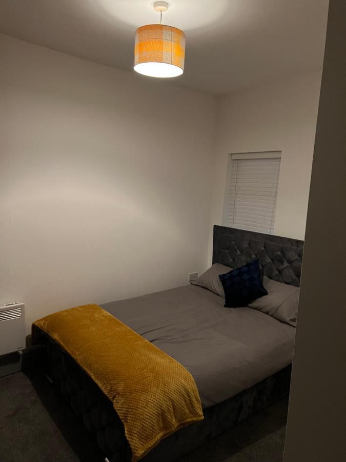 Ground Floor Two Bed Cairo Street Apartment Warrington Exterior photo