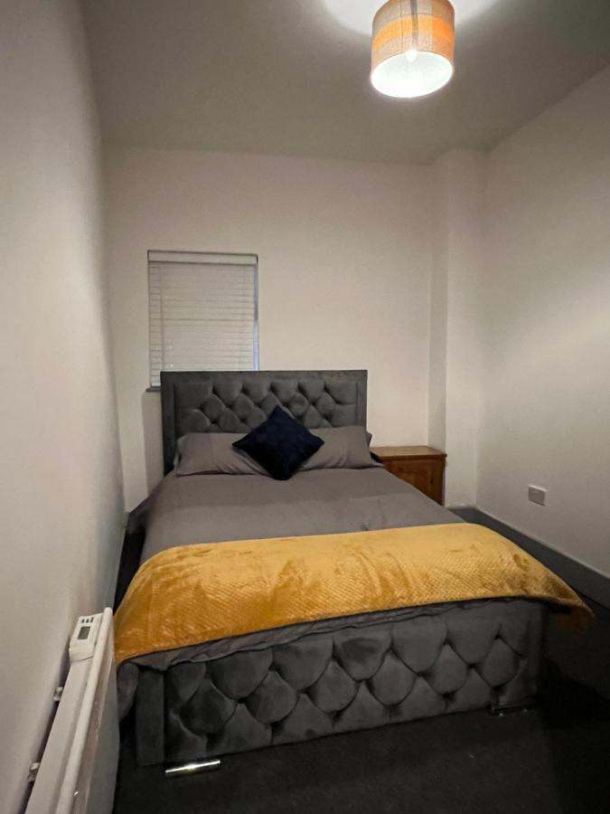 Ground Floor Two Bed Cairo Street Apartment Warrington Exterior photo