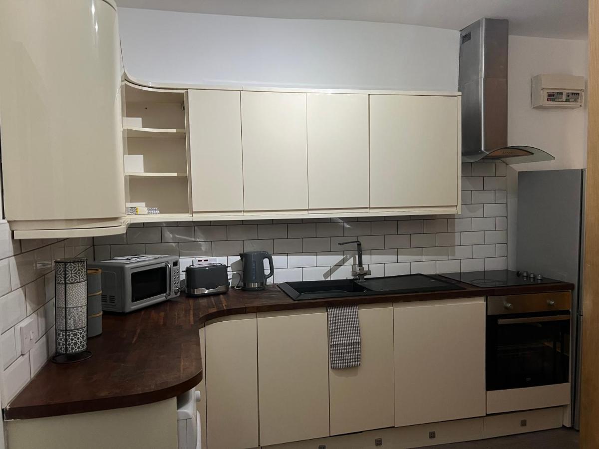 Ground Floor Two Bed Cairo Street Apartment Warrington Exterior photo