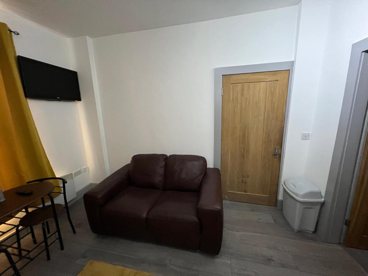 Ground Floor Two Bed Cairo Street Apartment Warrington Exterior photo